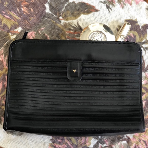 Vintage Valentino Clutch Logo Embossed Leather - Picture 5 of 8